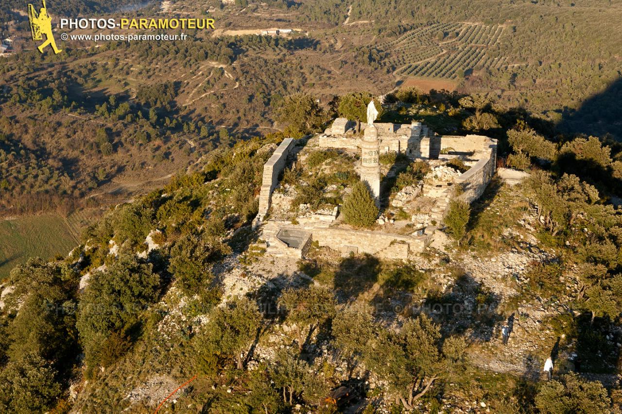 Rousson le Castelas , le Gard vue du ciel
