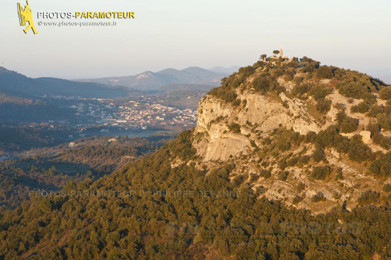 Rousson le Castelas , le Gard vue du ciel